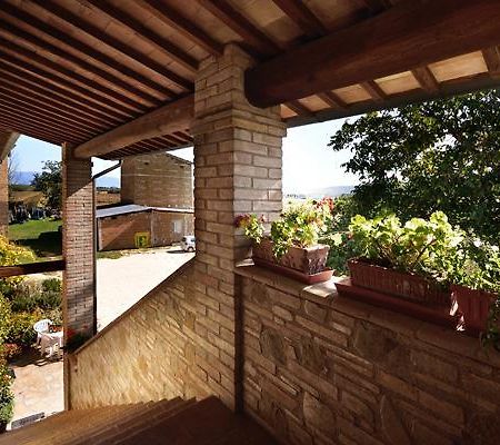 Agriturismo Bellarosa アッシジ エクステリア 写真